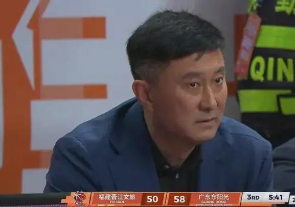 开云中国大陆-3连败收官+队史首次遭福建单季双杀，球迷：这是冠军教头的水平？